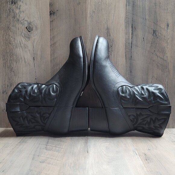 Torrid Black Faux Leather Stitched Cowboy Bootie Boots 9.5 Wide 9.5WW - Picture 7 of 10